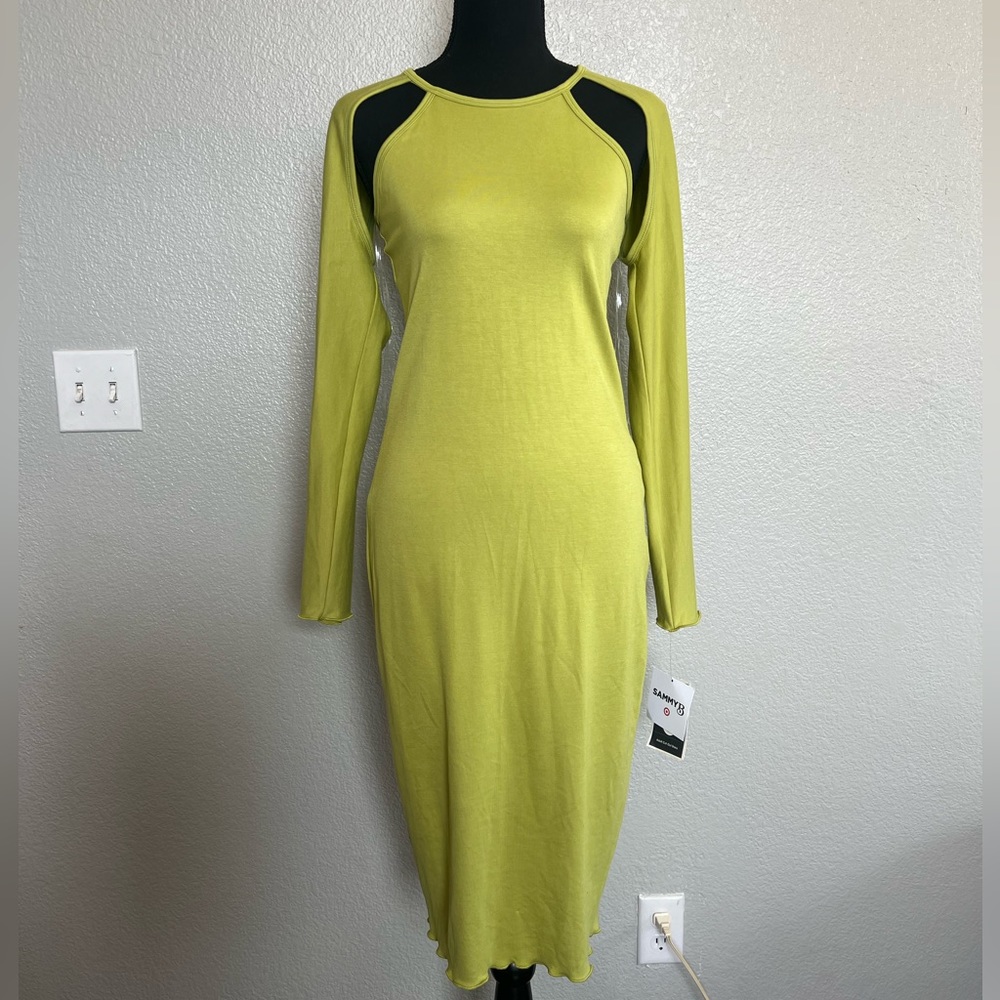 NWT Women’s Longsleeve Backless Dress